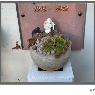 Grabschmuck